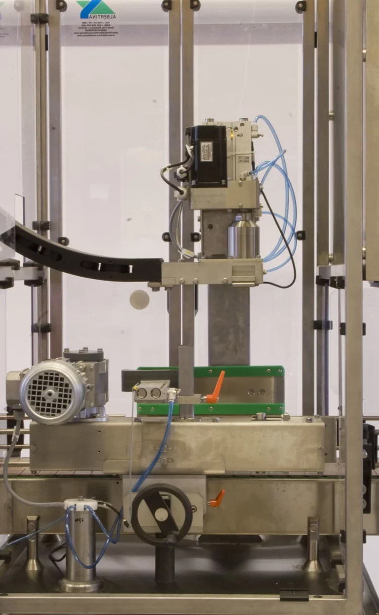 Automatische lineare Verschließmaschine CAPLINE CN