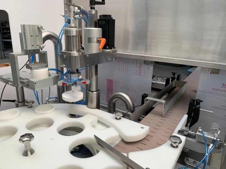 POWDERLINE filling and capping machine for filling and closing bulk goods and powder